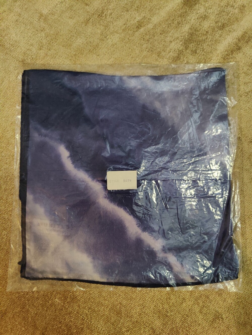 Vintage United Airlines Silk Tie-Dye Print Square Scarf, 21" x 21" - Picture 10 of 11